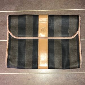 Vintage Fendi Clutch 👛